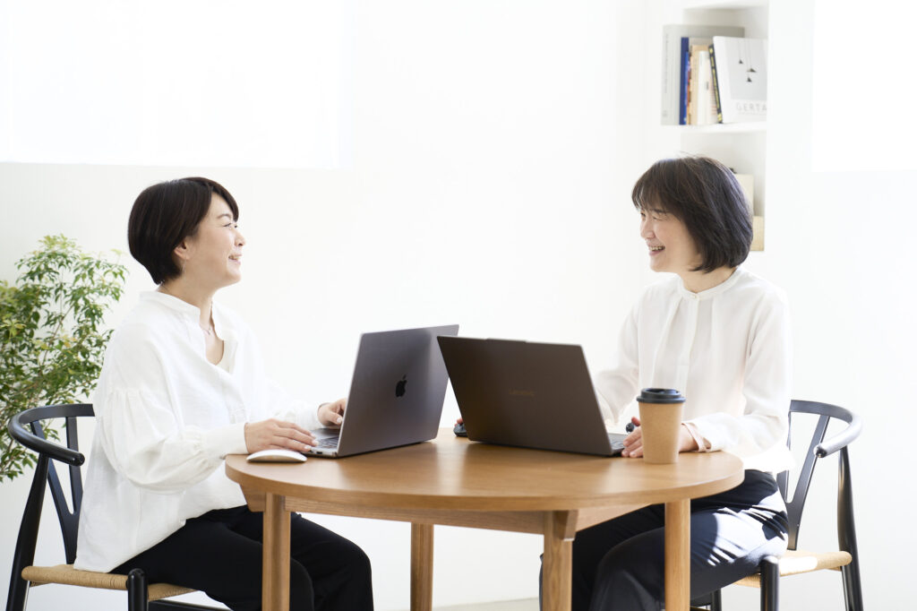 「2bee creative studio」として始めたWeb制作ユニット〜LiB.Designへ